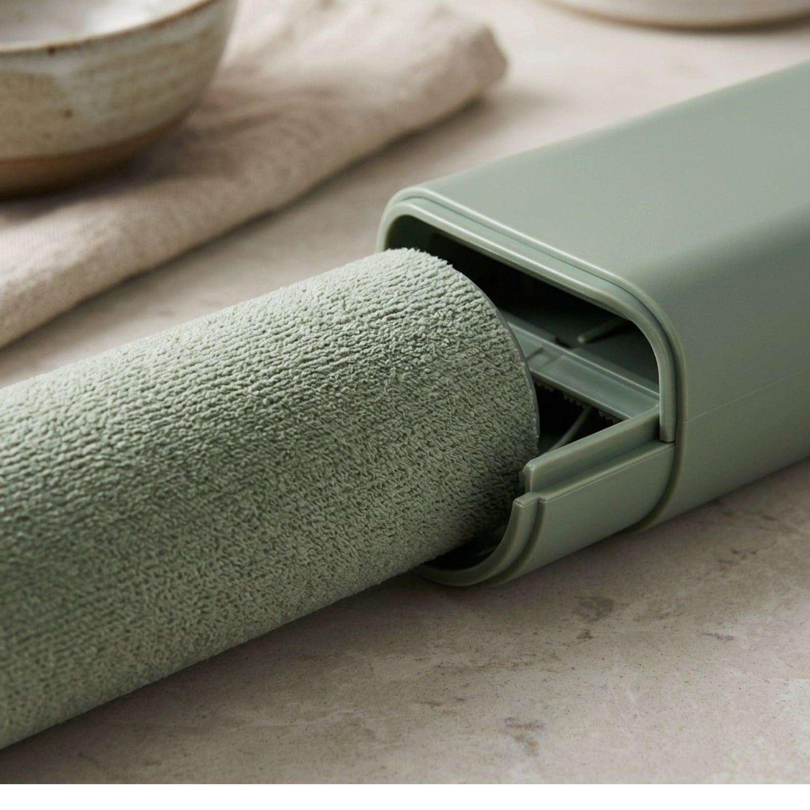 Culinova Directional Fabric Lint Roller with Cleaning Dock Sage - Detail view